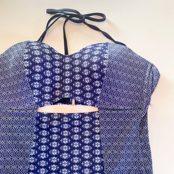 Athleta Tangier Cutout Halter One-Piece Swimsuit Size L - Picture 4 of 10